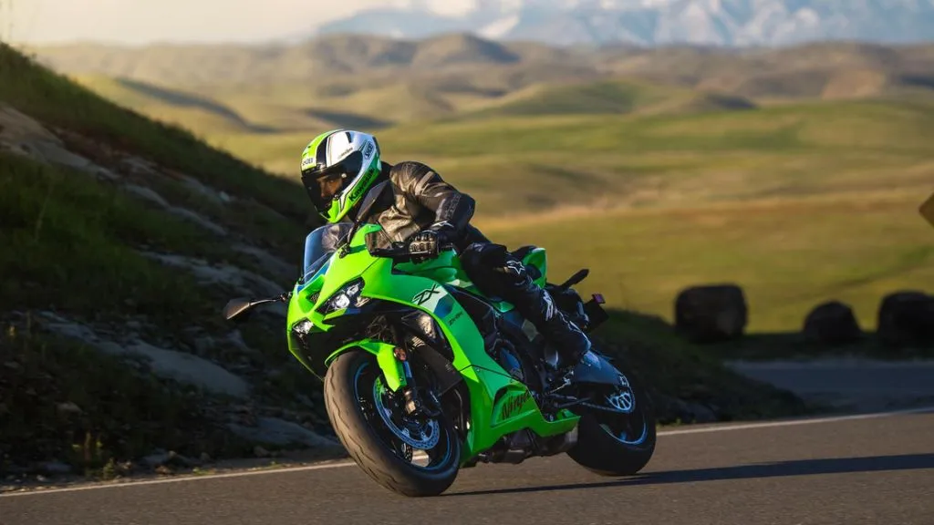 2026 Kawasaki Ninja ZX-6R Lime Green 2