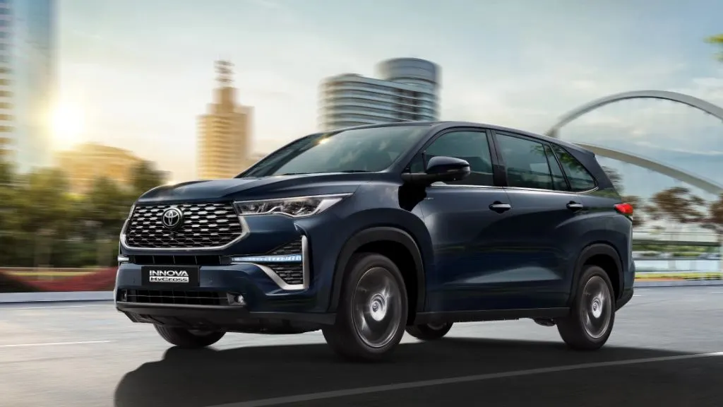 2025 Toyota Innova Hycross