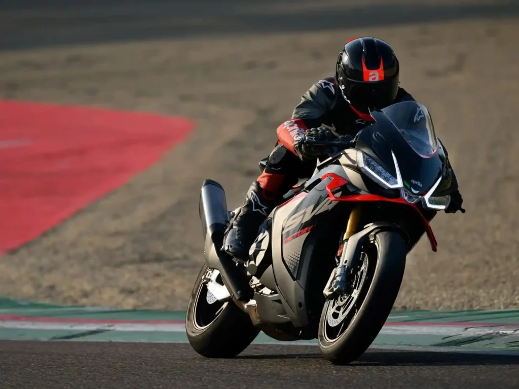 2026 Aprilia RSV4 Factory Shot 4