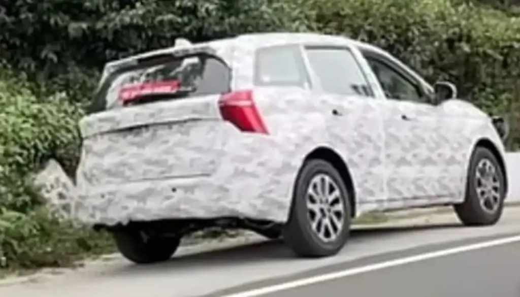 2026 Mahindra XUV700 Facelift Spied Rear