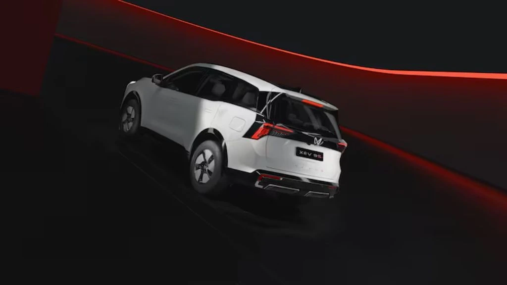 New Mahindra XEV 9S Exterior Back