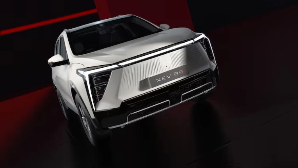 New Mahindra XEV 9S Exterior