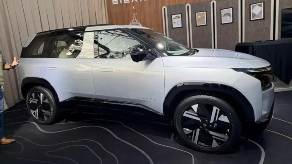 Tata Sierra Coorg Clouds (Silver) Color