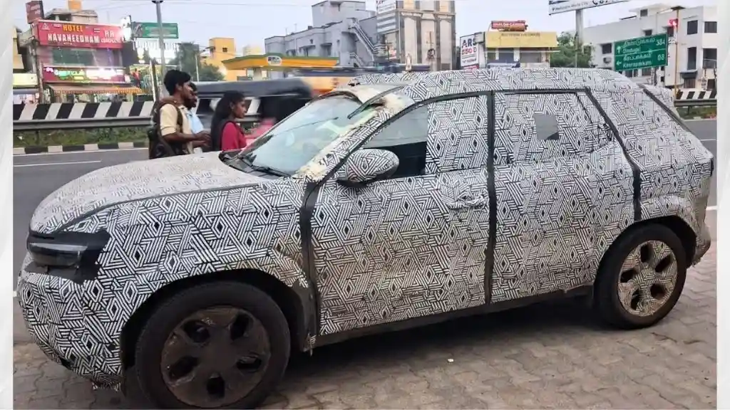 New Renault Duster Spied Side View