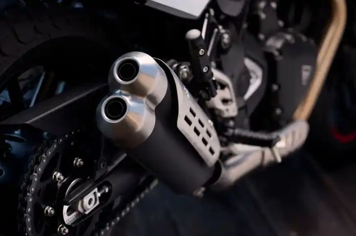 Triumph Tracker 400 Exhaust