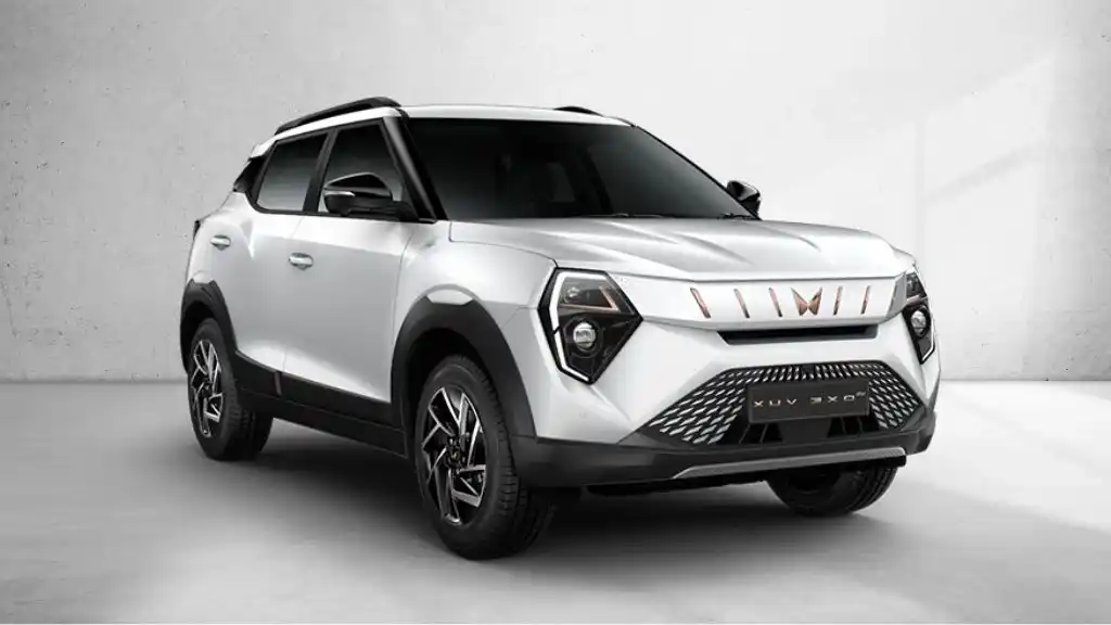 Mahindra XUV 3XO EV EVEREST WHITE Colour
