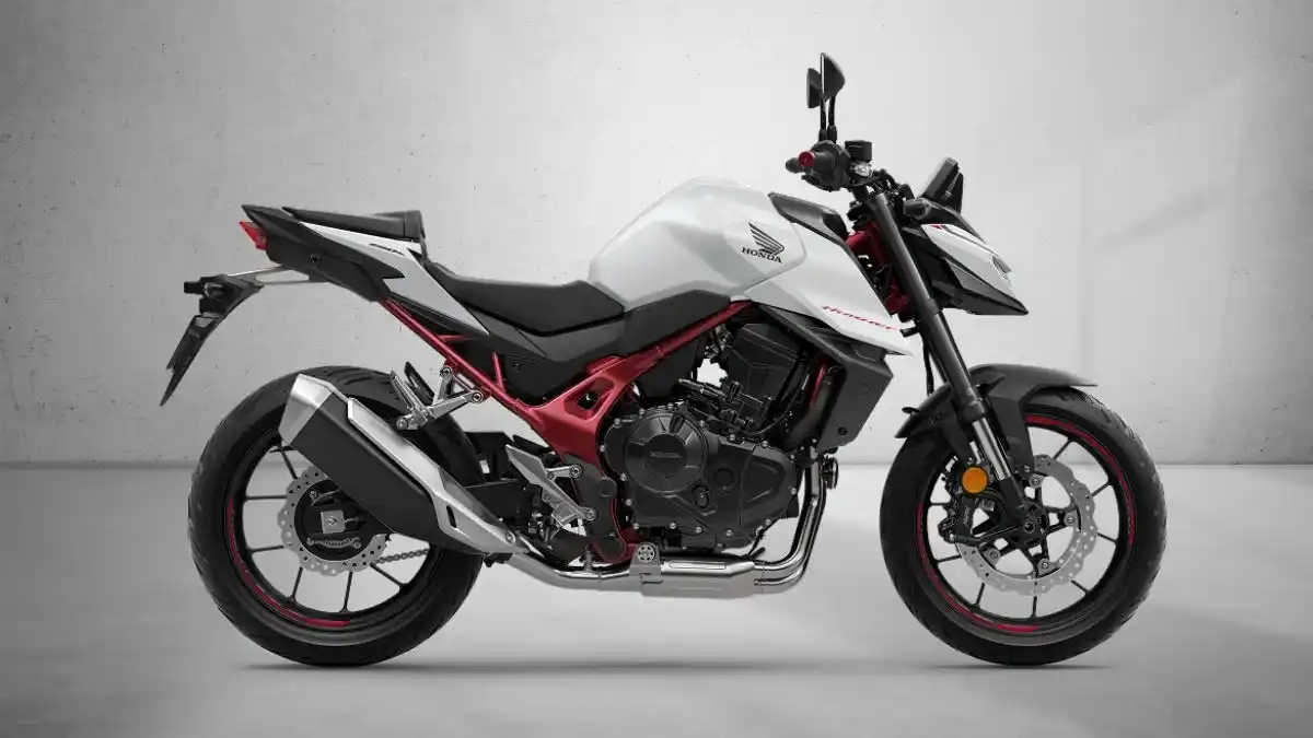 Throttle-by-Wire First E-Clutch Bike for 2026 Honda CB750 Hornet