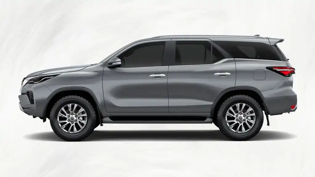 Toyota Fortuner Platinum Silver Metallic Colour