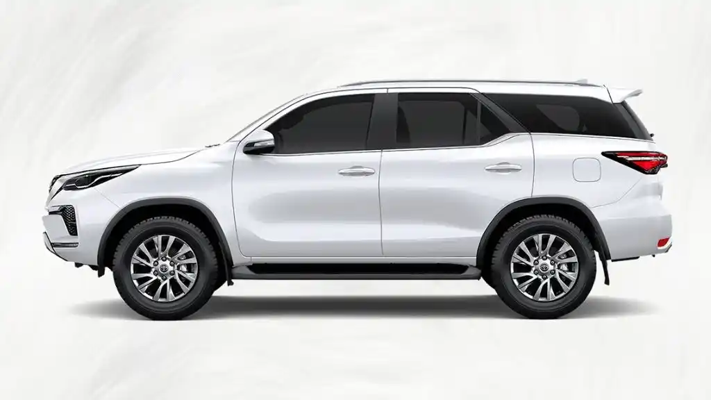 Toyota Fortuner Platinum Super White Colour