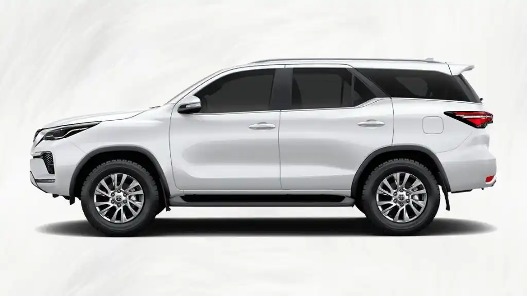 Toyota Fortuner Platinum White Pearl Colour