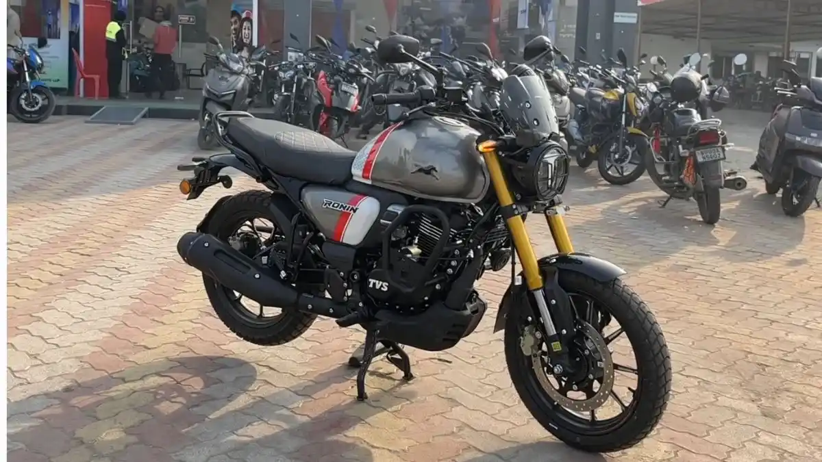 2026 TVS Ronin Colours Image Gallery