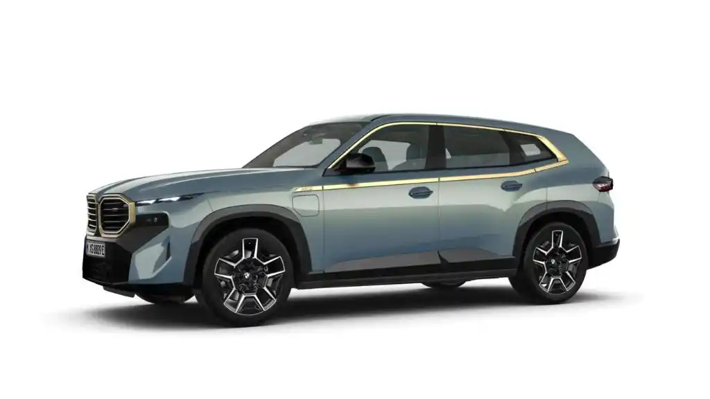 BMW XM Cape York Green metallic Colour