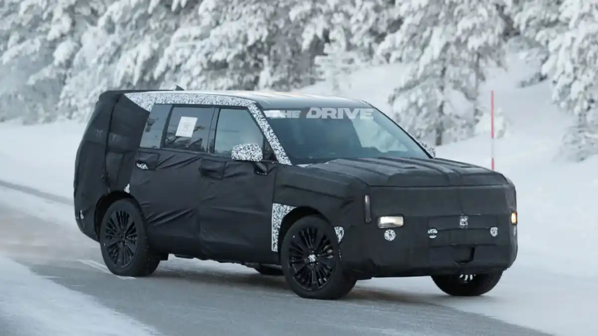 Hyundai Santa Fe Has Been Spied on Testing Expected to Launched in 2027