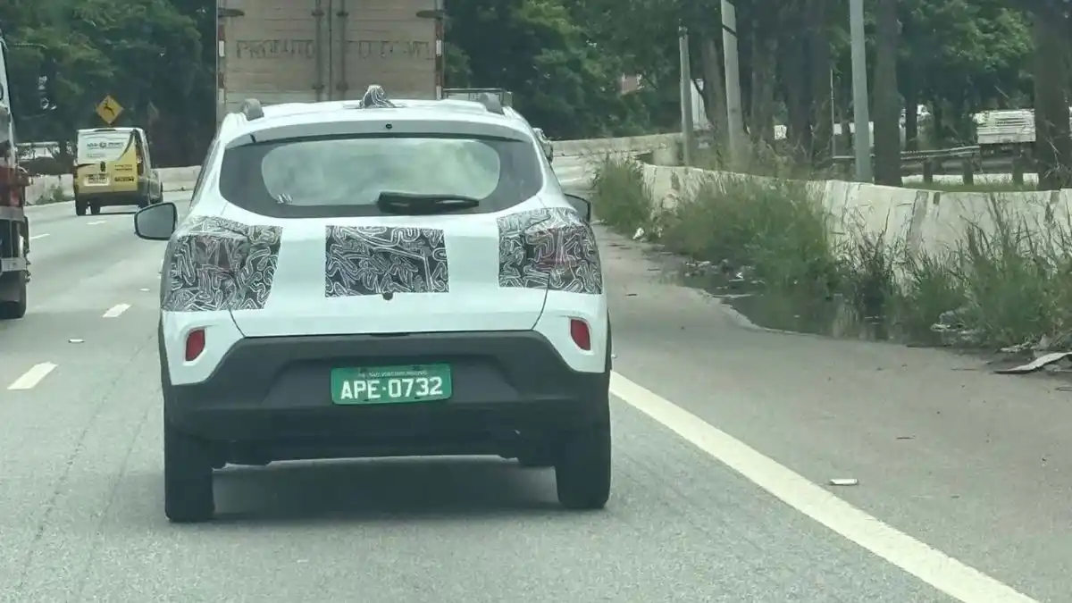 Renault Kwid Facelift Spied on Road During Test, Launched in 2026